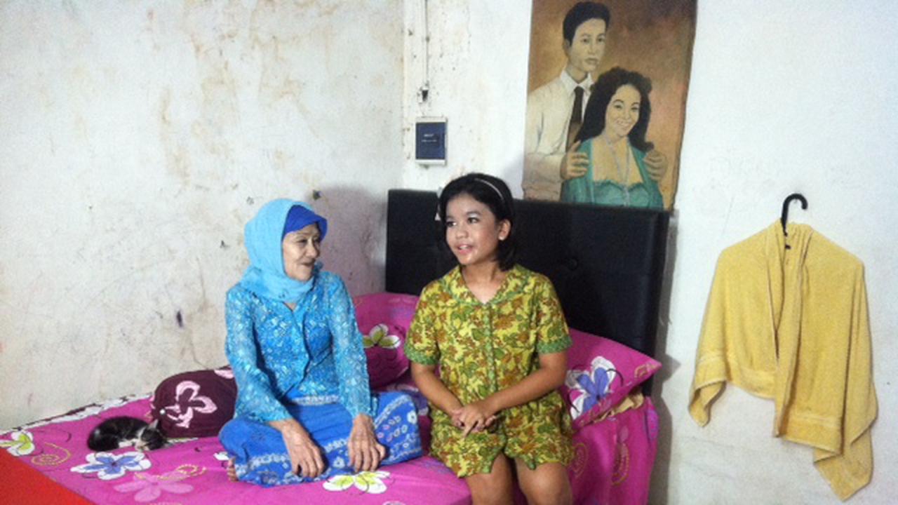 Sambut Hari Ibu, Penyanyi Remaja Jenguk Laila Sari