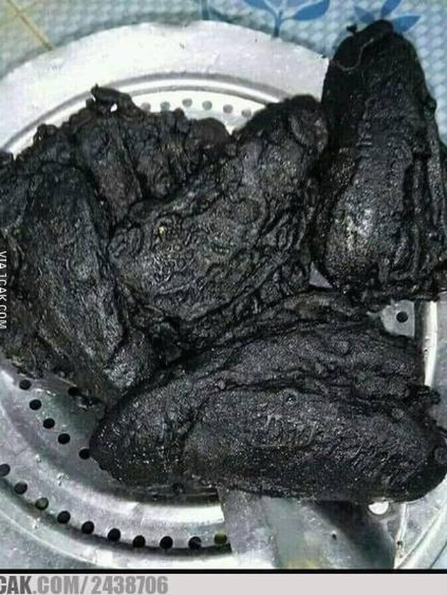 6 Cara Makan Pisang Goreng Ini Nyeleneh Banget