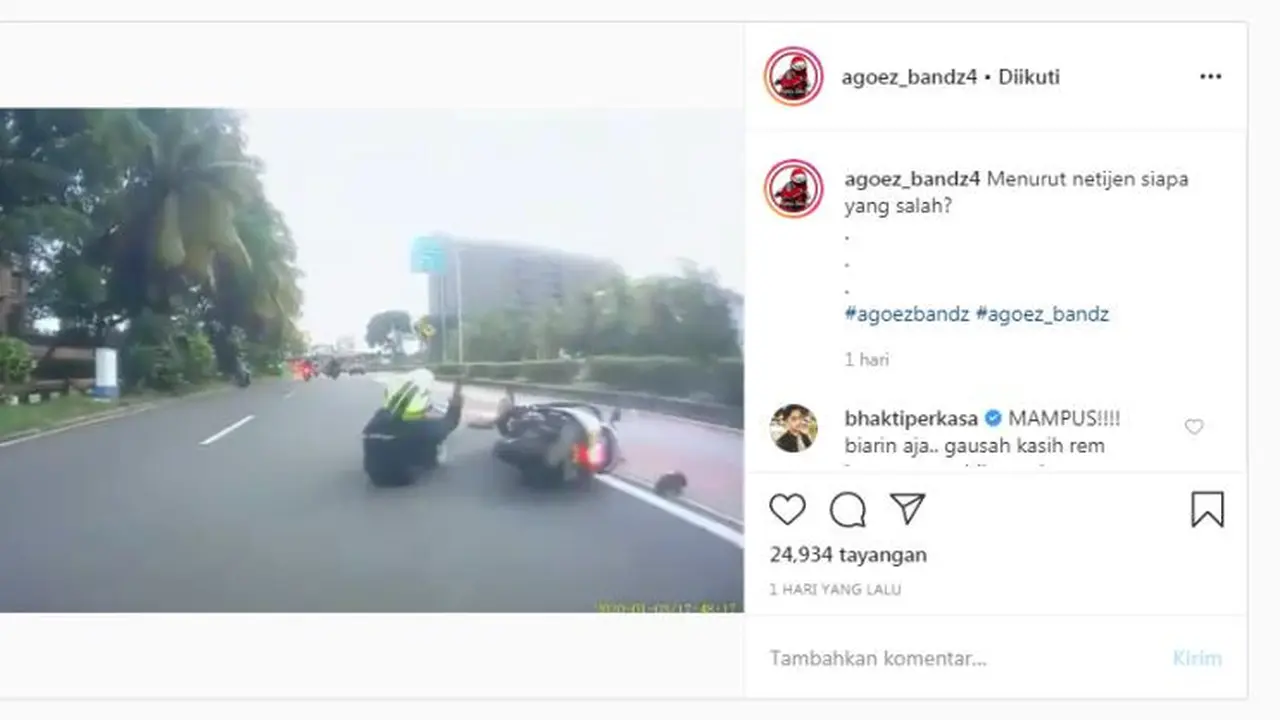 Pemotor Main Belok, Disundul Mobil Sampai Jatuh di Jalan (Instagram)
