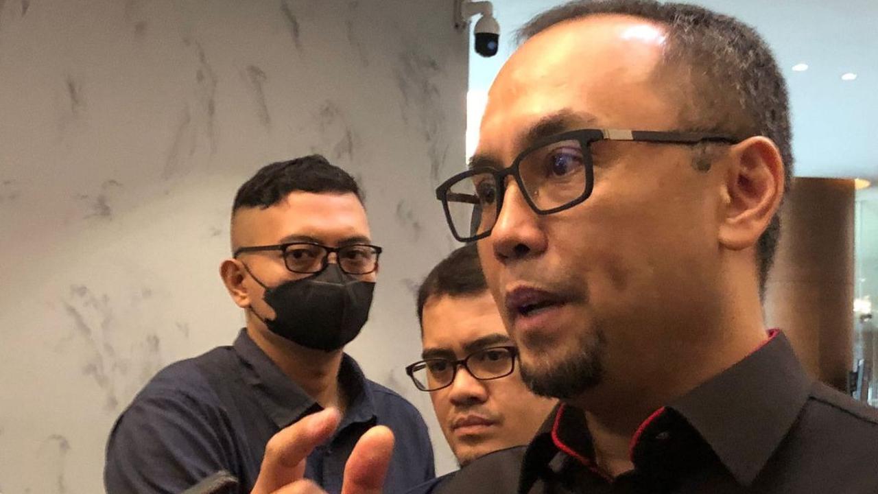 Angka tepatnya, mencapai Rp 21.760.254.437.875. Ivan menegaskan ini menghitung transaksi dari 100 transaksi terbesar dari para caleg.<br>