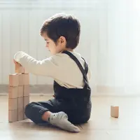 Rasa bosan kerapkali di alami oleh siapa saja, termasuk anak-anak. Namun ternyata ada manfaatnya lho bagi perkembangan mereka. Yuk, simak manfaatnya! [Dok/freepik.com]