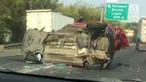 Dua mobil ringsek parah akibat menabrak truk tronton yang parkir lantaran menganti bannya yang kempis di jalur Tol Jakarta-Tangerang.