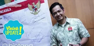 Tommy Kurniawan merayakan lebaran bersama keluarga besarnya yang bekerja di bidang politik.