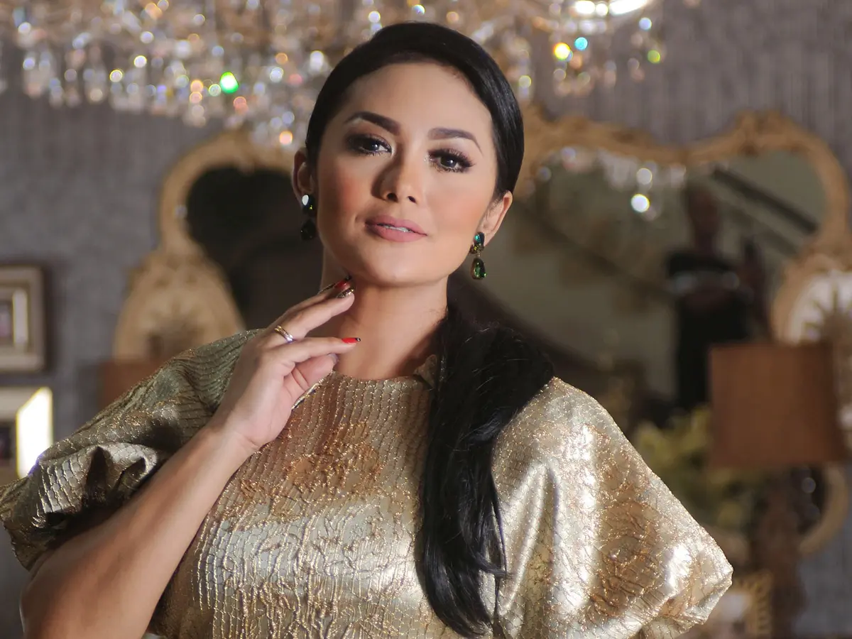 Krisdayanti Stop Berhubungan Seksual Selama 2 Minggu - Page 2 - ShowBiz  Liputan6.com