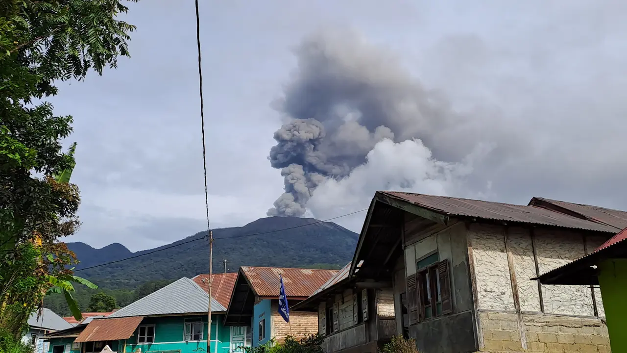Erupsi Gunung Marapi, 6 Desember 2023. (Liputan6.com/ Novia Harlina)