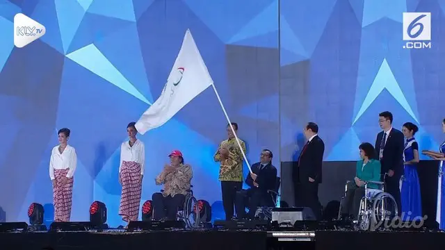 Asian Para Games 2018 di Jakarta resmi berakhir dan diserahkan selanjutnya pada Kota Hangzhou, China. Prosesi penyerahan ditandai penyerahan bendera Asian Paralympic dan pengibaran bendera China.