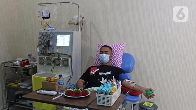 FOTO: Penyintas COVID-19 di Bekasi Donorkan Plasma Konvalesen