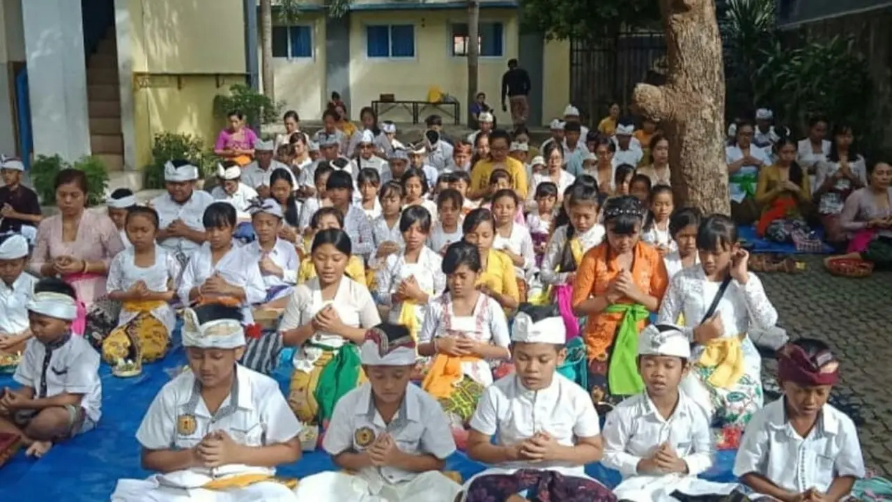 Persembahyangan Siwaratri di Bima School, Jimbaran Bali