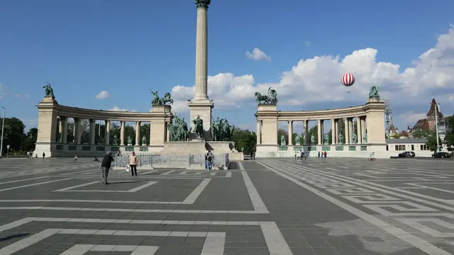 Heroes Square