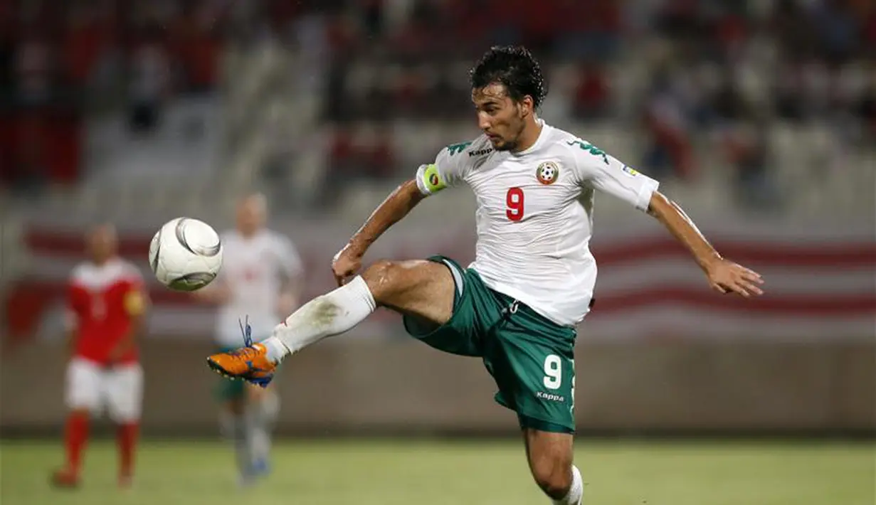 Tahun 2010, Blackburn Rovers mencoba mendatangkan pemain Bulgaria, Ivelin Popov, namun gagal. Popov gagal mendapatkan izin kerja di Inggris. (www.squawka.com)