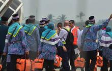 Tak terpengaruh insiden crane, calon haji Jatim tetap berangkat