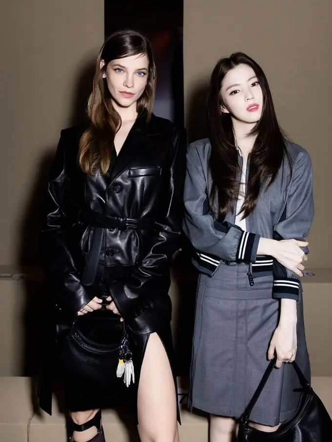 Han So Hee dan Barbara Palvin saat Hadir di Fila Milan Fashion Week 2026. [@fila_korea]