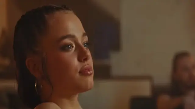 Gaya Hip-hop Shiloh Jolie Menari di Video Klip Penyanyi Korea Selatan, Duplikat Angelina Jolie