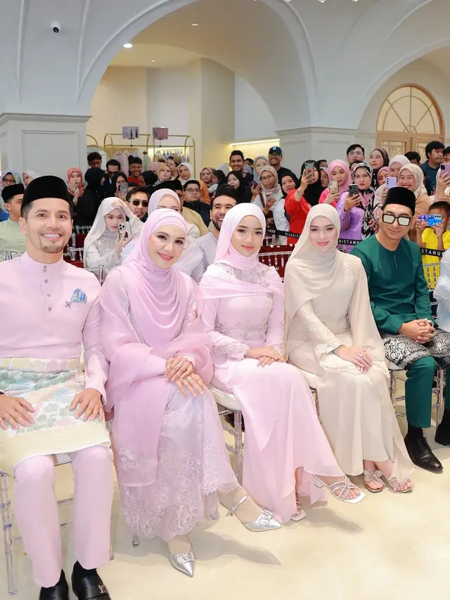 6 Potret Fuji dan Davina Karamoy Jadi Model Hijab di Malaysia, Pancarkan Pesona