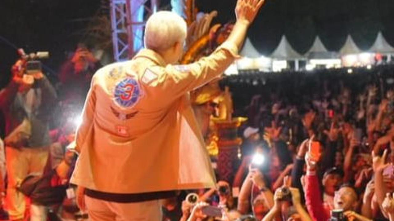 Momen Ganjar Hadiri Pesta Rakyat di Bali, Ribuan Warga Padati Lokasi Acara