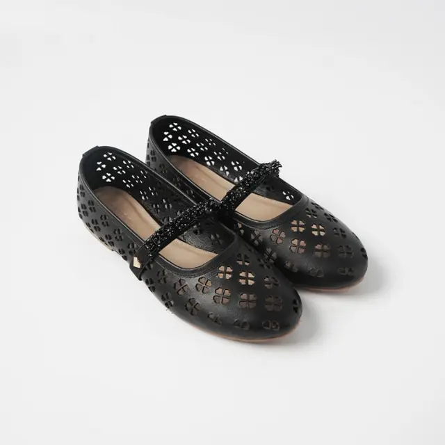 Menelusuri Jejak Mary Jane Shoes, dari Sepatu Anak-anak Jadi Fashion Statement Global yang Viral Lagi