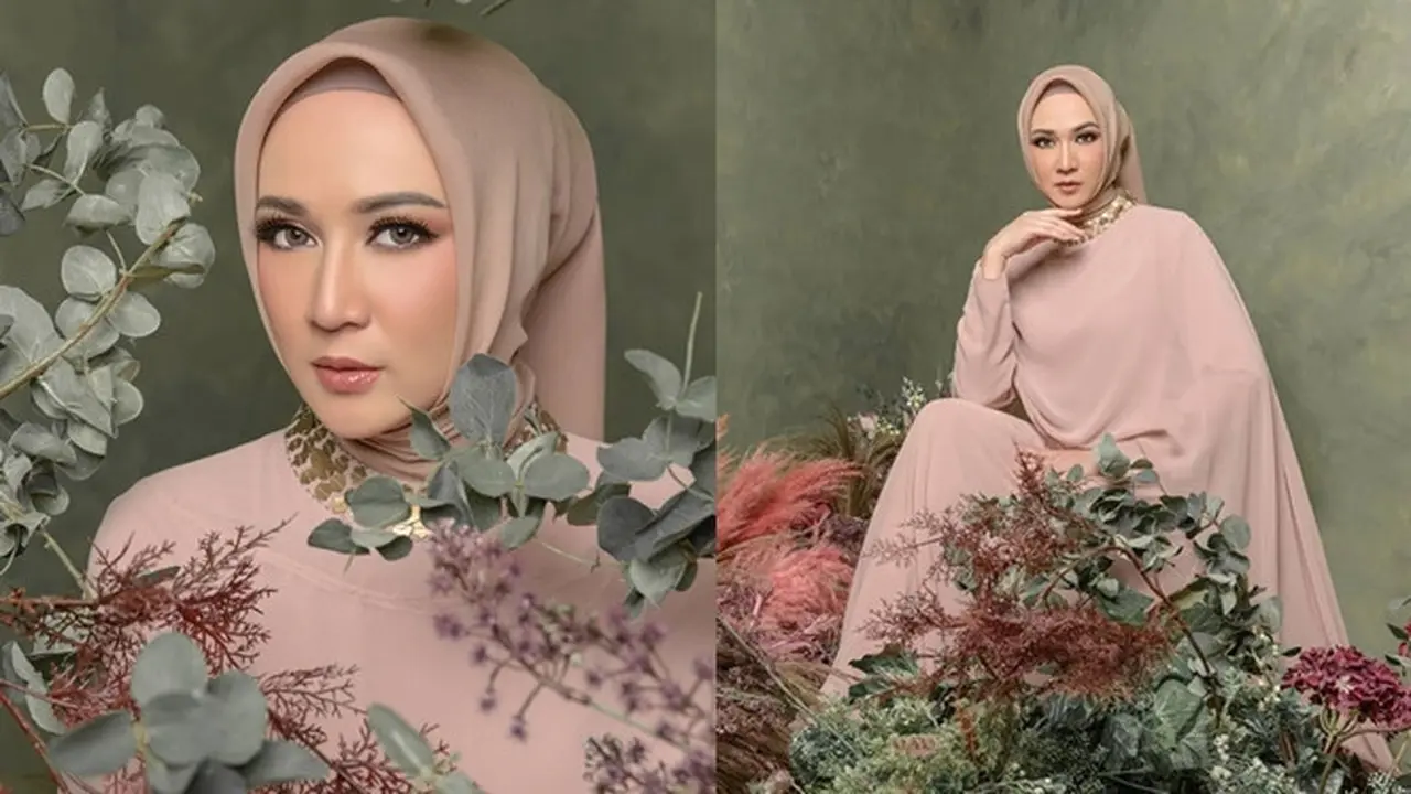 Tetap Terlihat Awet Muda, Ini 6 Gaya Pemotretan Dina Lorenza yang Menawan