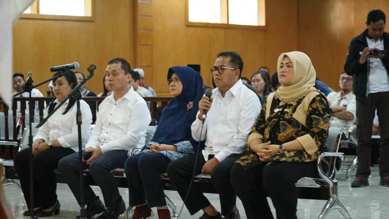 Bupati Bekasi Neneng Hasanah Yasin