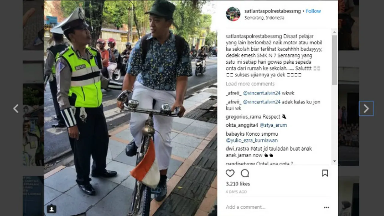 Siswa ke Sekolah Pakai Onthel