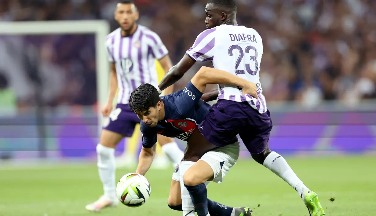 Bertandang ke markas Toulouse, PSG bermain imbang 1-1. (Charly TRIBALLEAU / AFP)