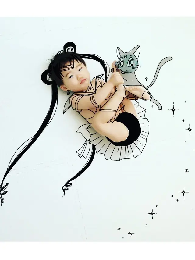 Kreatif Abis, Bapak Ini Sketsa Foto Anak Jadi Bentuk Anime