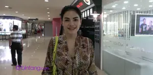 Nikita Mirzani akui dirinya khawatir berlebihan dengan keamanan anak-anaknya. Sibuk bekerja di luar rumah dan perkembangan anak yang sudah mulai dewasa, membuat Nikita selalu mengajarkan anak-anak untuk lebih waspada terhadap sekitar.