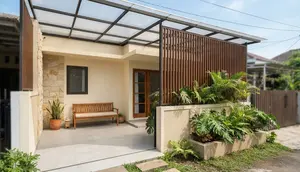 10 Model Penutup Teras Rumah yang Tetap Terang pada Siang Hari tanpa Membuat Bagian Depan Terlalu Terbuka