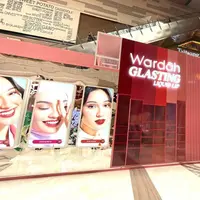 Wardah hadirkan kecanggihan teknologi GlassCushion di Multi-sensory Immersive Experiences “EverGlasting World" di Kota Kasablanka. [Dok/Fimela/Hilda Irach].