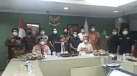 Kelompok Cipayung Plus saat bersilahturahmi dengan Menteri Investasi Bahlil Lahadalia. Turut hadir Ketua MPR Bambang Soesatyo dan tokoh nasional Maruarar Sirait. (Foto: Istimewa).
