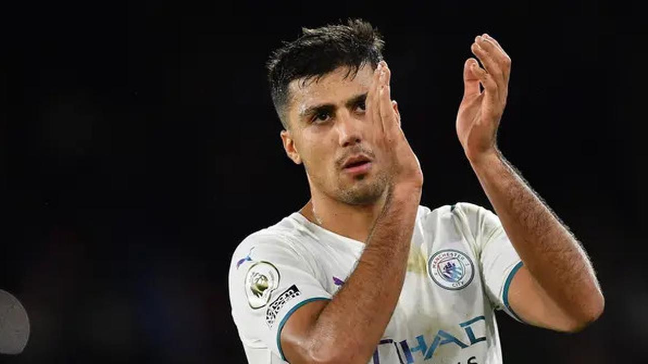 Masih Dibekap Cedera, Rodri Belum Bisa Bela Man City pada Awal Musim Ini