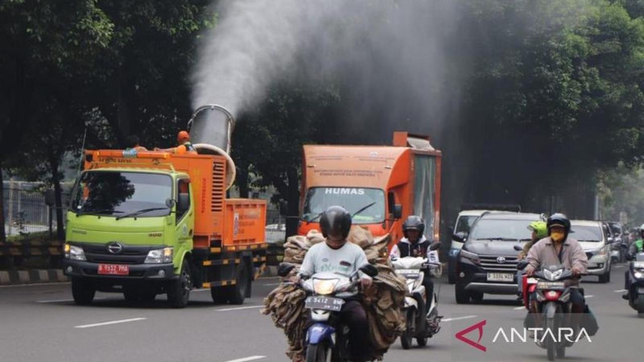DLH DKI Semprotkan 4.000 Liter Water Mist di Jalur Sibuk Fatmawati-TB Simatupang, Apa Tujuannya?