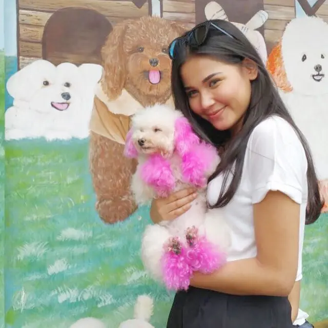 6 Potret masa remaja Yunita Siregar yang bikin pangling, netizen sebut wajahnya mirip Selena Gomez