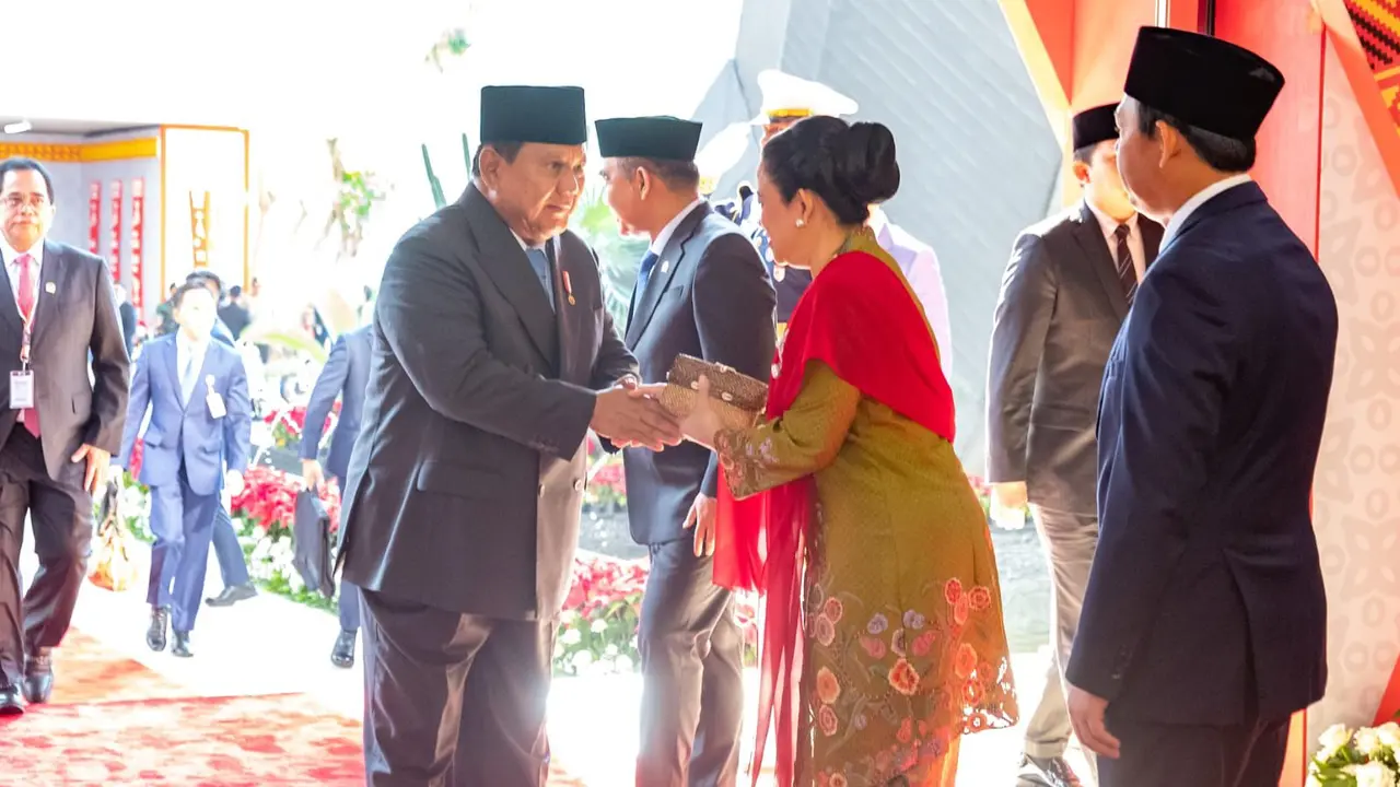 Ketua DPR Puan Maharani dan Presiden Prabowo Subianto di gedung MPR/DPR