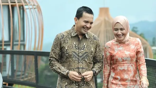 7 Tahun Menduda, Ini Potret Sahrul Gunawan Kondangan Bareng Kekasih Baru