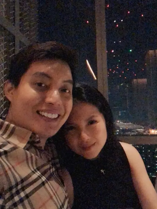 Menurut Edric, memiliki waktu khusus bersama istri adalah hal yang penting. Meskipun kini sudah dikaruniai buah hati, Abigail Tjandra. (Instagram/edrictjandra)