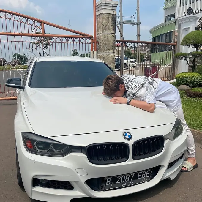 Momen Rizky Billar Lelang Mobil Kesayangan, Donasikan Hasil untuk Rakyat Palestina