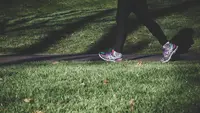 Ruck Walking adalah Jalan Kaki Sambil Bawa Beban, Apa Manfaatnya?