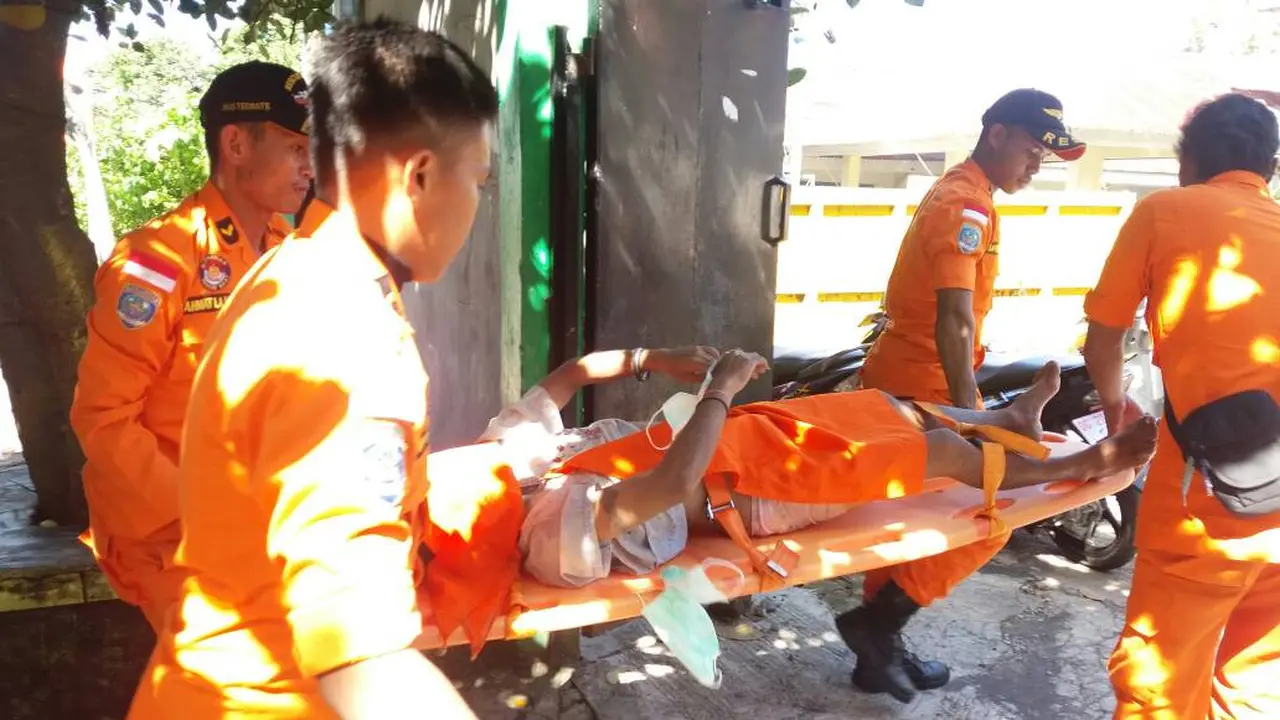 Pria Bertato Naga Ditemukan Mengapung di Perairan Tidore
