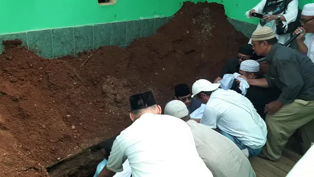 Pemakaman Dian Pramana Poetra
