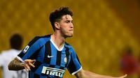 Inter Milan menegaskan enggan menjual Alessandro Bastoni dengan harga berapapun. (AFP/Miguel Medina)