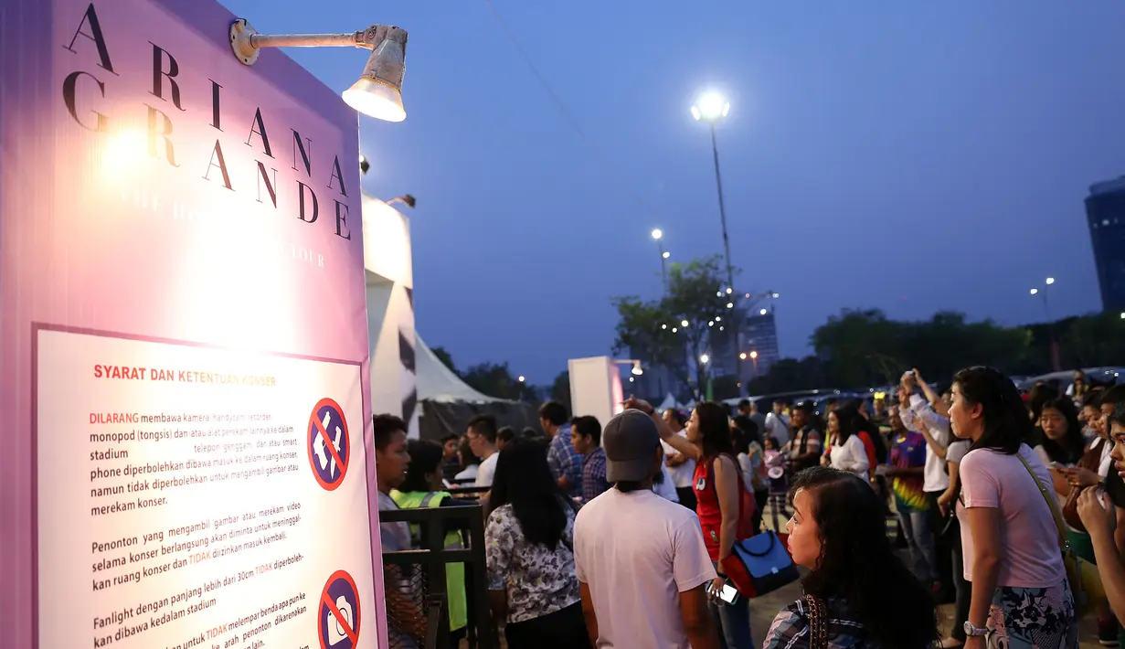 Ariana Grande yang telah menelurkan 2 album, tentu memiliki lagu-lagu hits yang sukses memikat hati penggemar, termasuk Anisa Rahma. (Galih W. Satria/Bintang.com)