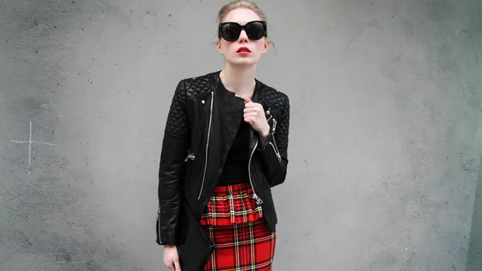 [Bintang] Nggak Bosenin, 4 Tips Padu-padan Rok Tartan Ala Cewek Milenials