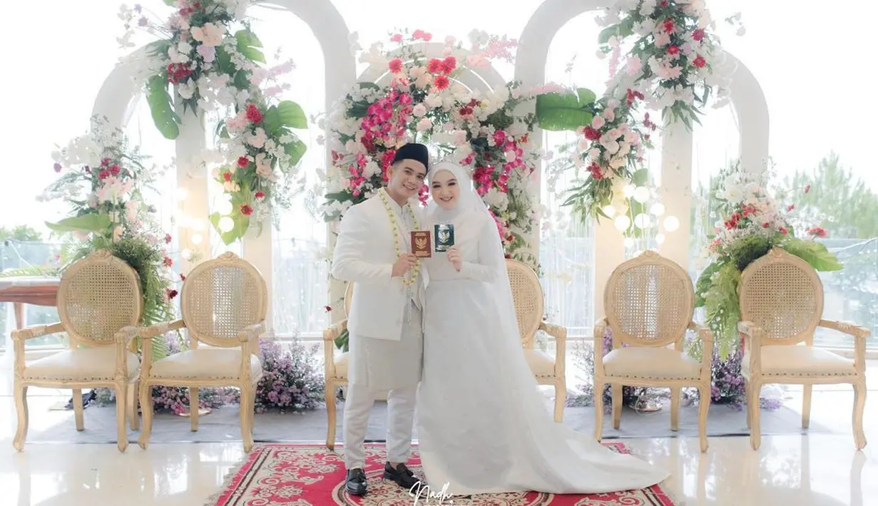 Pernikahan kedua Rizki disiarkan secara langsung melalui kanal YouTube 2R Production. 
 [Instagram/da2_rizki123]