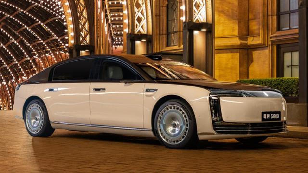 Bukan BMW & Mercedes-Maybach, Ini Sedan Mewah Paling Laris di China