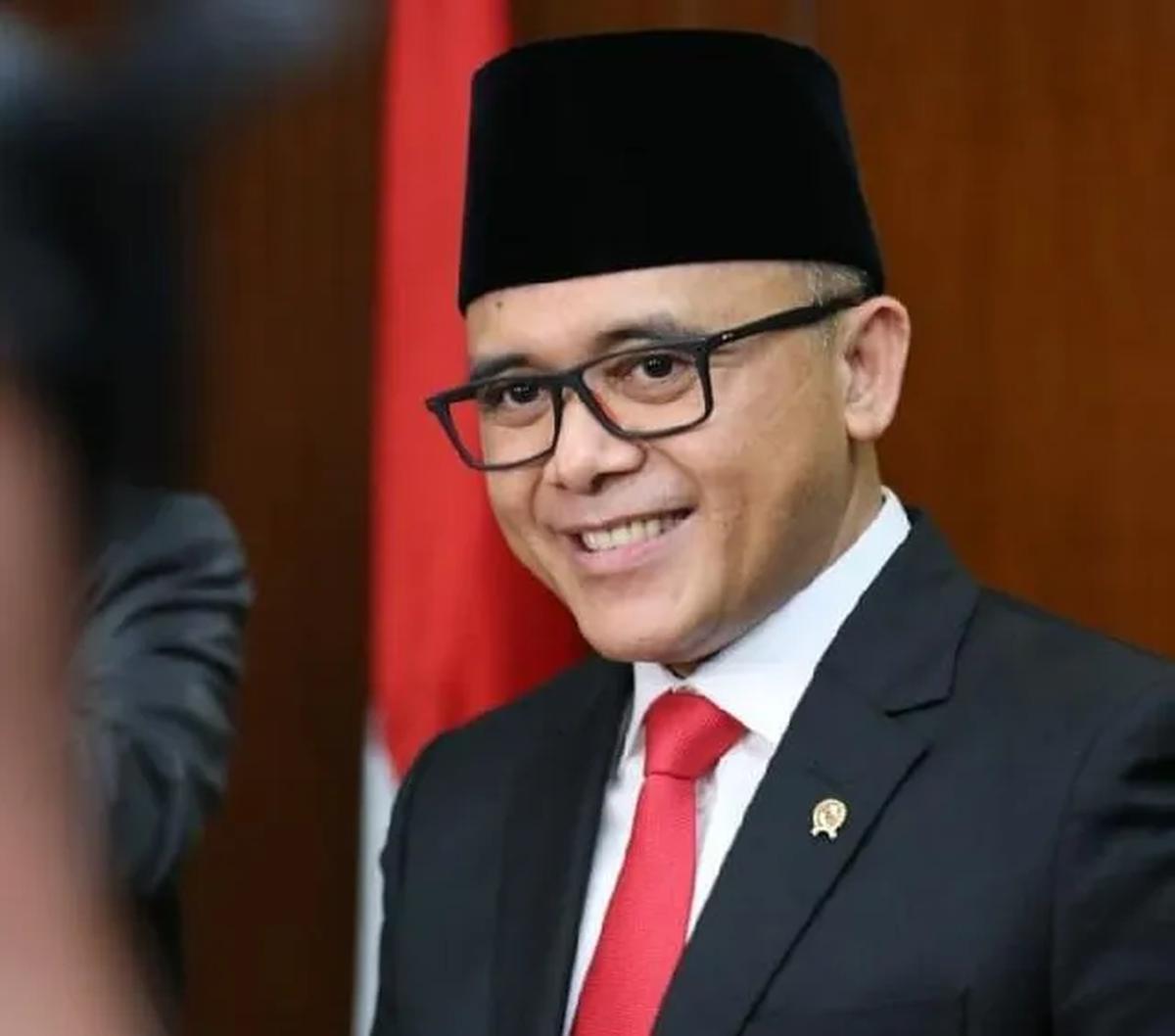 "Karena jika tidak dikeluarkan SE itu, anggaranya tidak ada (jadi) mereka tidak gajian. Nah kemarin sudah menyiapkan anggaran di 2024," beber Anas.