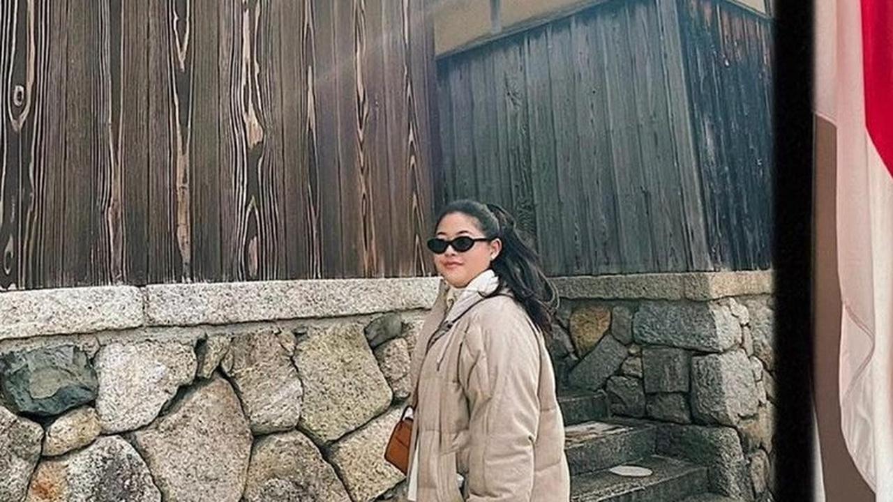Pinka mengenyam pendidikan SMP hingga SMA di Binus International School. Ia juga pernah magang sebagai Fashion and Beauty Editor di Harper's Bazar tahun 2016.