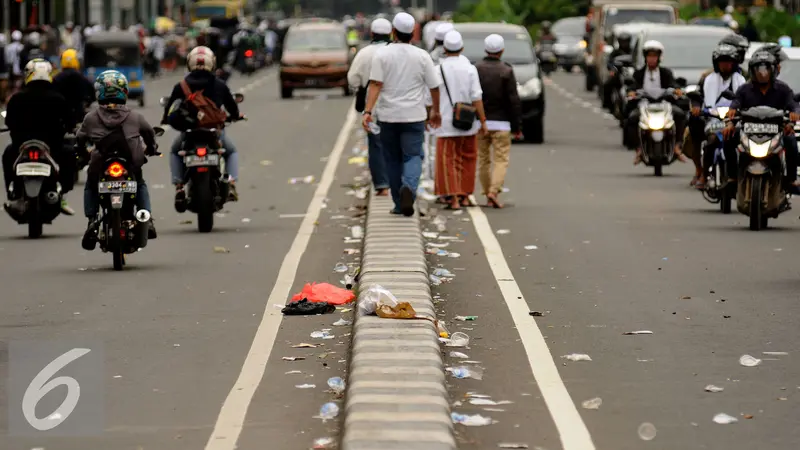 20161014- Ditinggal ke Balai Kota Jalan Medan Merdeka Timur Semrawut dan Kotor-Jakarta-Demo Ahok- Helmi Fithriansyah