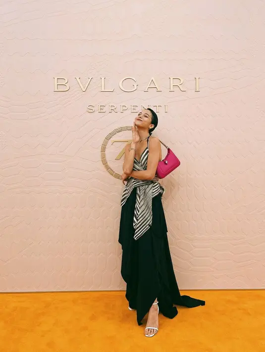 Putri Marino diundang Bulgari ke Korea Selatan untuk menghadiri pameran koleksi Serpenti [@putrimarino]