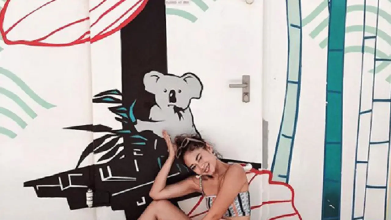 [Bintang] Tampil Bold dengan Travelling Makeup Andalan Ayla Dimitri yang Super Chic