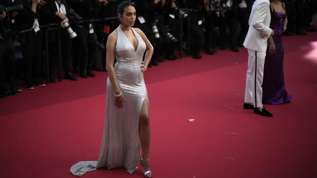 Georgina Rodriguez Kembali Melangkah di Karpet Merah Cannes